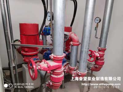 消火栓泵進行排氣，電機連接線路，為試水做準備工作