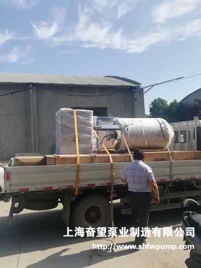 變頻供水設(shè)備、不銹鋼水泵、隔膜氣壓罐裝車完畢