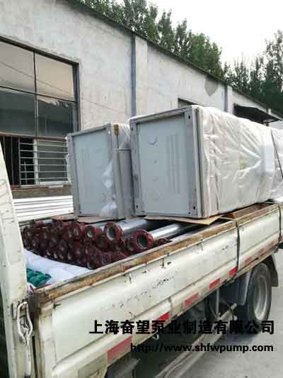 軟啟動(dòng)控制柜和深井潛水泵及井管附件均已裝車完畢，送至安裝地點(diǎn)