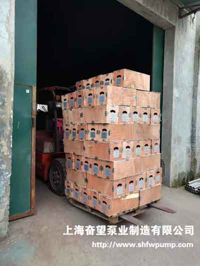 潛水排污泵裝車現(xiàn)場