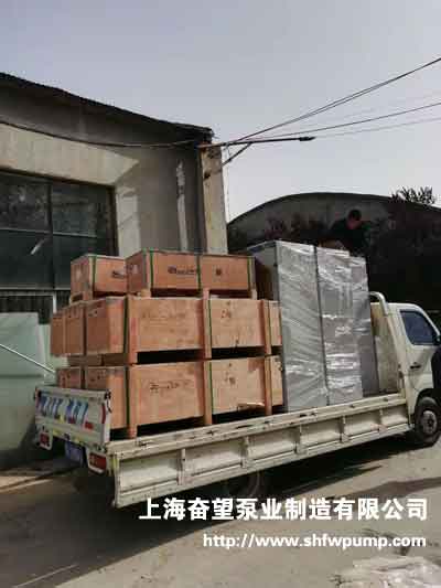 路勁匯景花園二期送貨不銹鋼多級泵、變頻控制柜、隔膜氣壓罐、紫外線消毒器、不銹鋼管件閥門