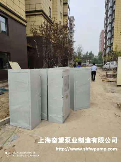 玲瓏府送貨消防泵啟動控制柜、雙電源自動切換柜、數(shù)字低頻自動巡檢柜、機械應(yīng)急啟動柜等電氣控制設(shè)備；