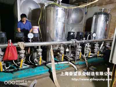 新科技市場維修恒壓變頻給水設(shè)備，泡水多級泵緊急維修工作，變頻控制柜更換工作；